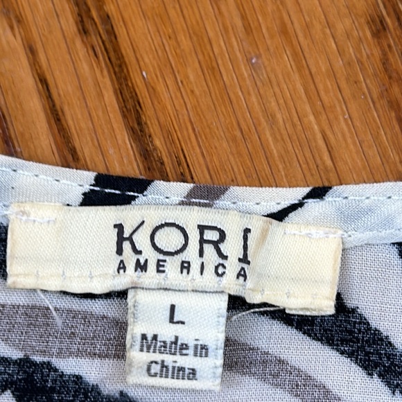 Kori America animal print top. Size Large. Cream and black. Great condition. - Picture 3 of 10